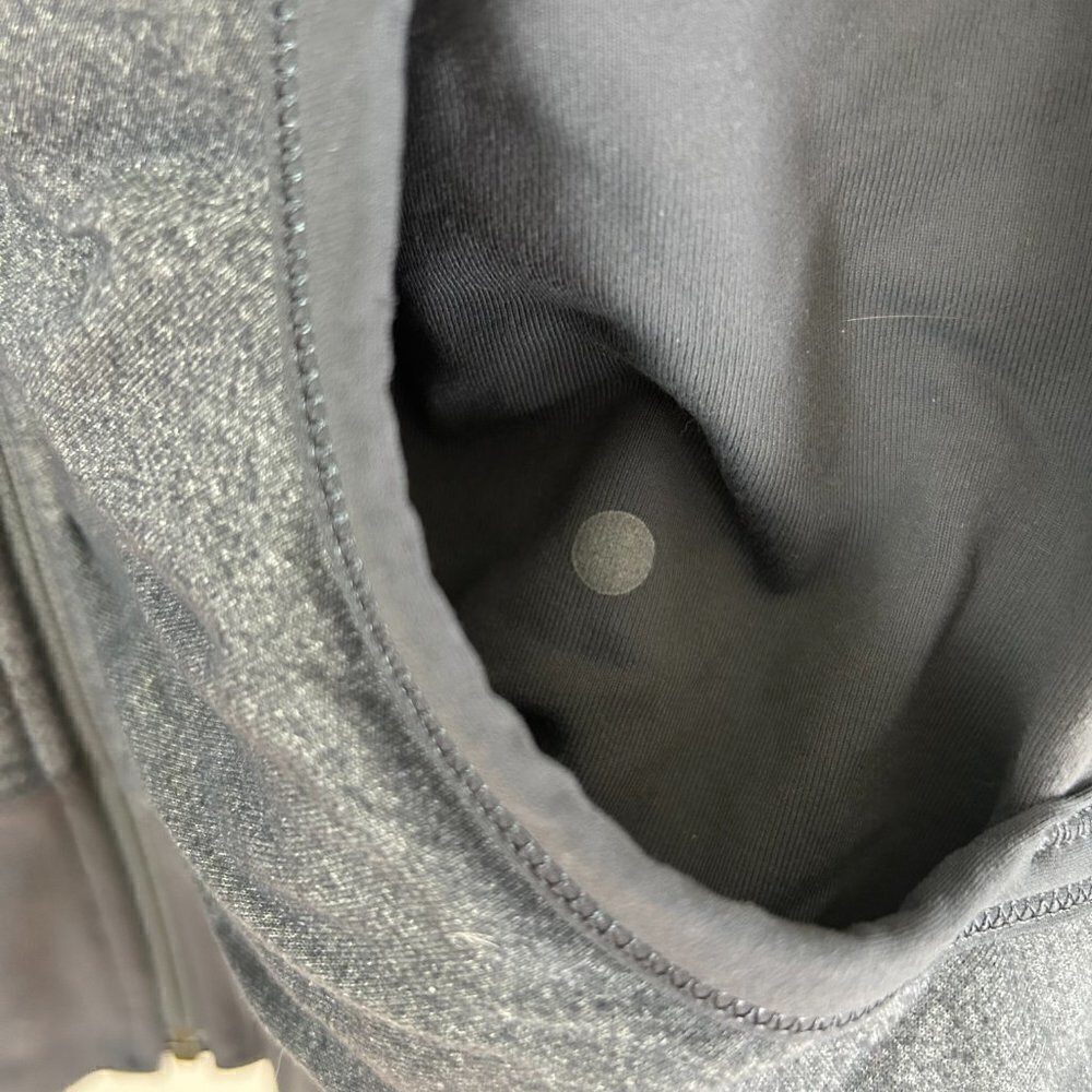 Lululemon Pure Balance Jacket Coal Size 4 - Picture 8 of 9